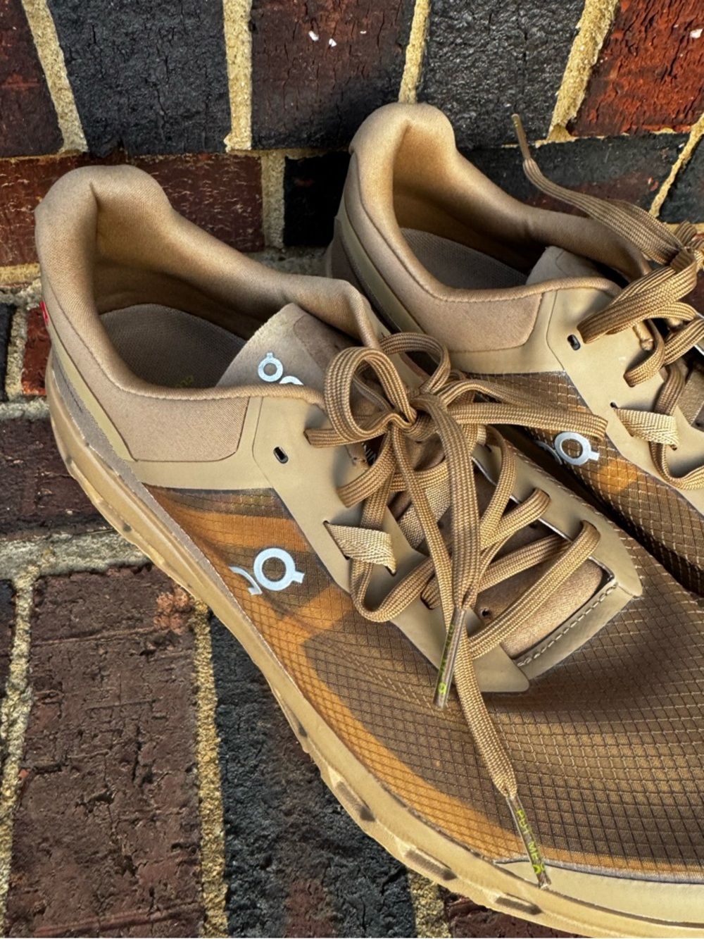 On Running women’s Cloudvista (v1) Trail Shoes - sz10.5